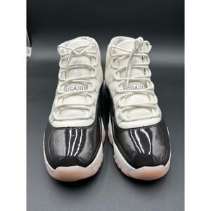 Air jordan 11 pre owned size 10.5 men with box